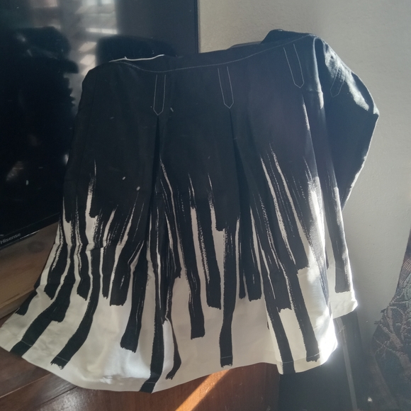 Rare skirt - Picture 2 of 3